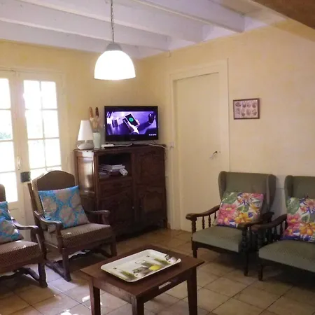Maison Chaleureuse A Сasa de vacaciones *